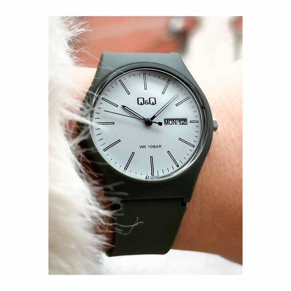 Q&Q Watch By Citizen A212J001Y Men Analog Watch with Black Rubber Strap