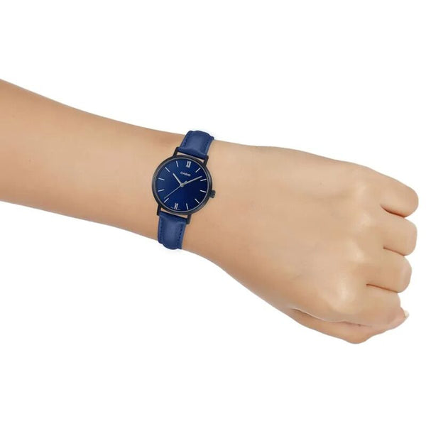 Casio Women's Analog Watch LTP-VT02BL-2A Blue Leather Watch Women