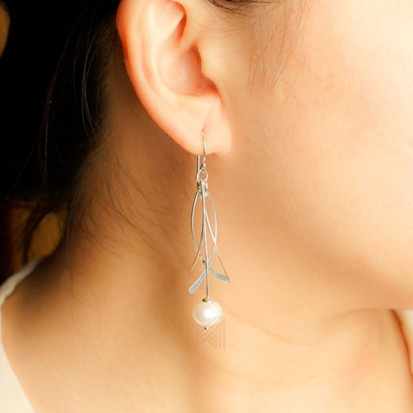 MILLENNE Millennia 2000 Freshwater Pearls Beaded Silver Dangle Earrings with 925 Sterling Silver