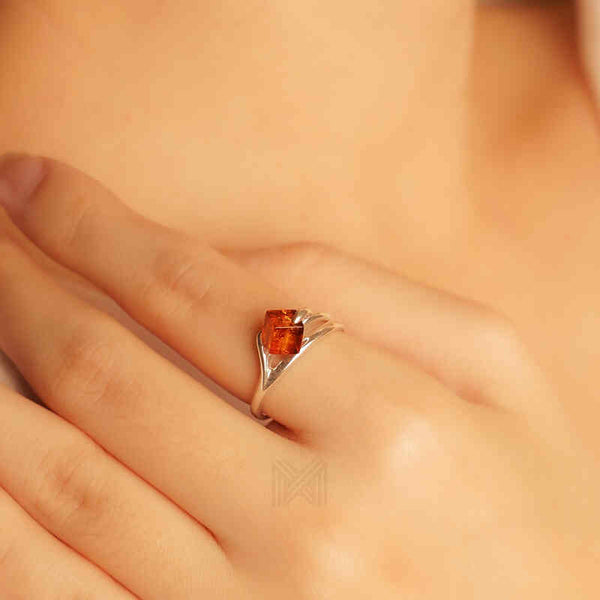 MILLENNE Multifaceted Baltic Amber Cube Silver Ring with 925 Sterling Silver