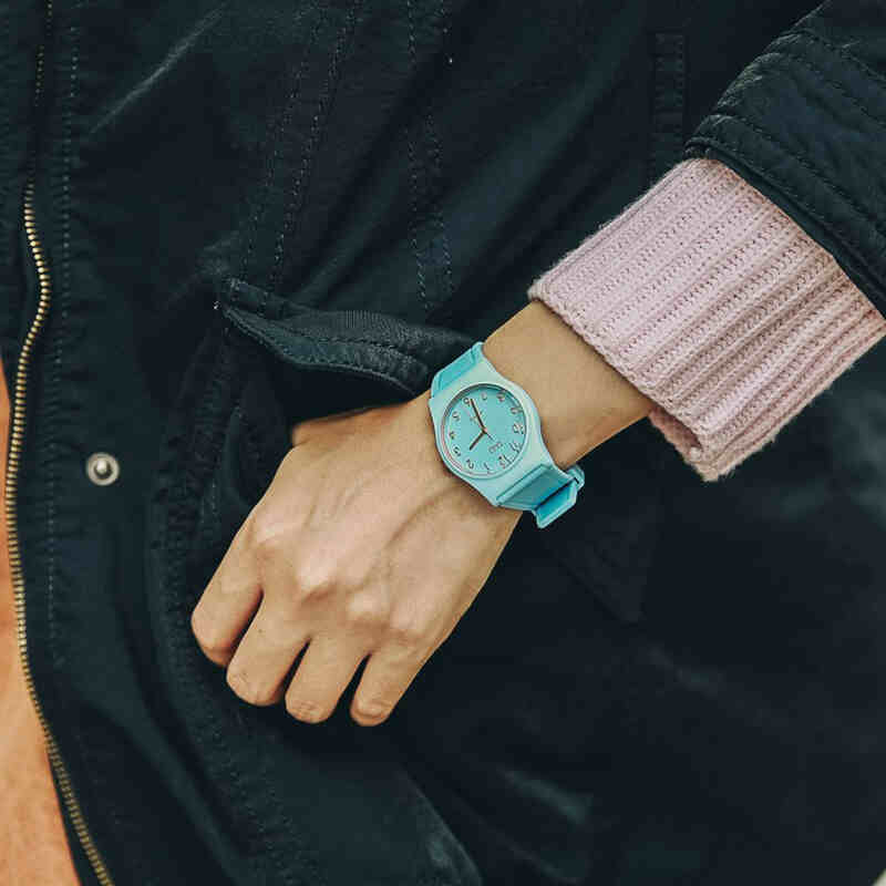 Q&Q Watch by Citizen VP34J075Y Unisex Analog Watch with Blue Rubber Strap