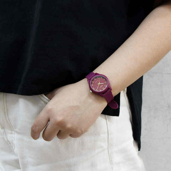 Q&Q Watch by Citizen VP34J080Y Unisex Analog Watch with Red Rubber Strap