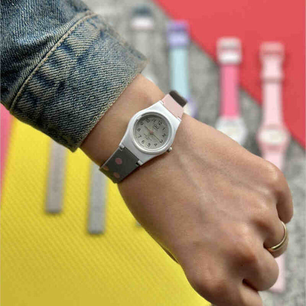 Q&Q Watch by Citizen VP47J038Y Kids Analog Watch with Pink Rubber Strap