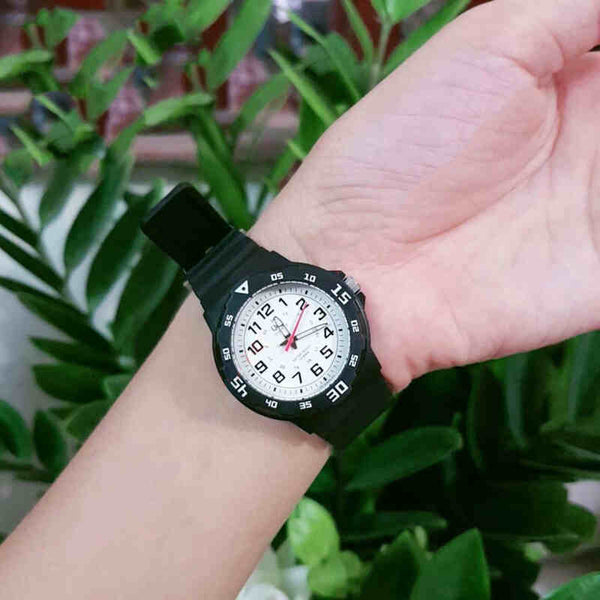 Q&Q Watch by Citizen VR19J003Y Kids Analog Watch with Black Rubber Strap