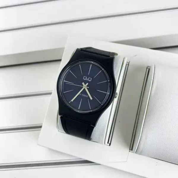 Q&Q Watch by Citizen VS42J010Y Men Analog Watch with Black Rubber Strap