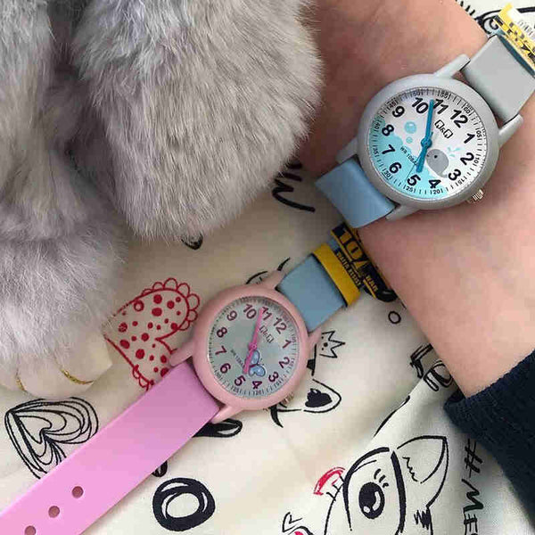 Q&Q Watch By Citizen VS49J003Y Kids Analog Watch with Blue Rubber Strap