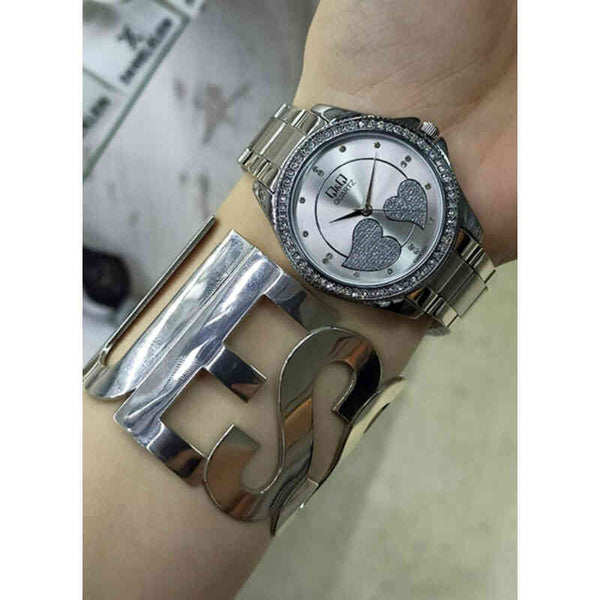 Q&Q Watch by Citizen C226J221Y Women Analog Watch with Silver Stainless Steel Strap
