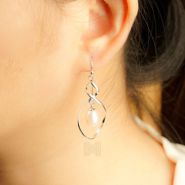 MILLENNE Minimal Freshwater Pearls Infinity Silver Hook Earrings with 925 Sterling Silver