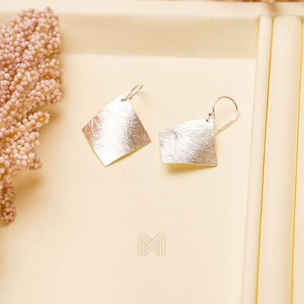 MILLENNE Minimal Hammered Rhombus Silver Hook Earrings with 925 Sterling Silver