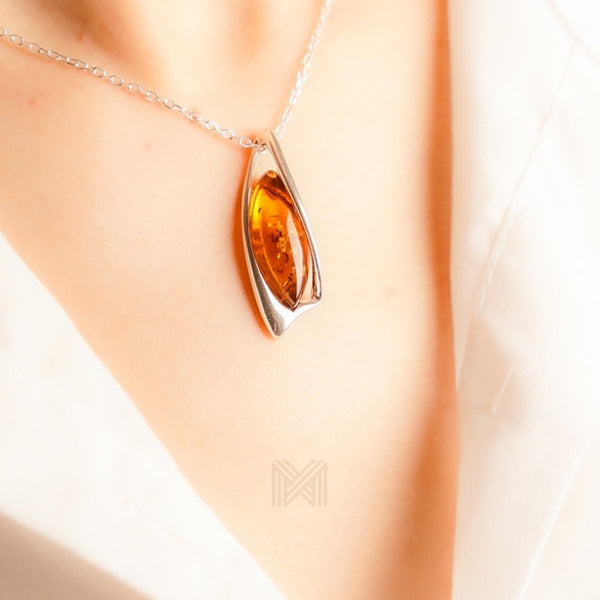 MILLENNE Multifaceted Baltic Amber Sailling Silver Pendant with 925 Sterling Silver