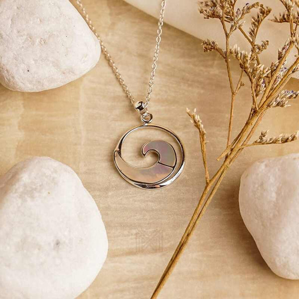 MILLENNE Multifaceted Mother of Pearls Ocean Wave White Gold Pendant with 925 Sterling Silver