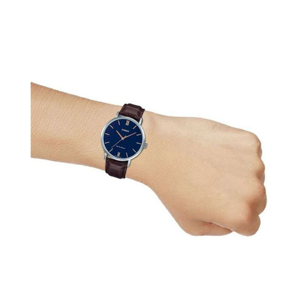 Casio Men's Analog Watch MTP-VT01L-2B Brown Leather Watch