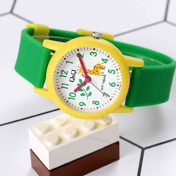 Q&Q Watch By Citizen V23A-010VY Kids Analog Watch with Green Resin Strap