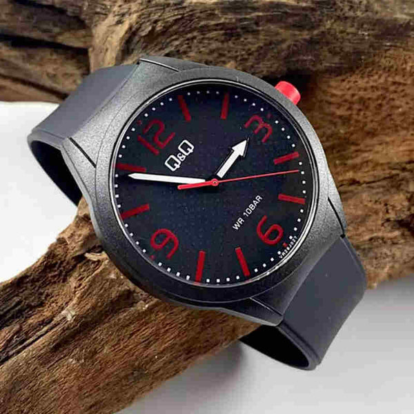 Q&Q Watch by Citizen VR28J027Y Women Analog Watch with Black Rubber Strap
