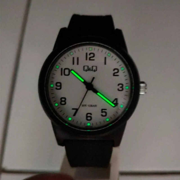 Q&Q Watch by Citizen VR35J028Y Men Analog Watch with Black Rubber Strap