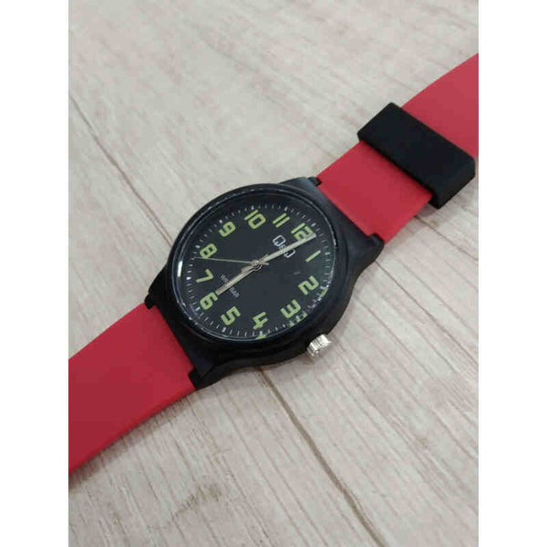 Q&Q Watch by Citizen VS50J013Y Men Analog Watch with Red Rubber Strap